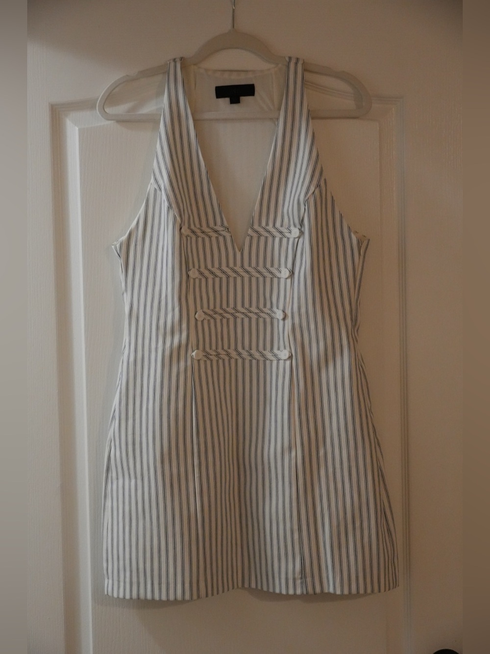 Sleeveless White and Navy Striped V-Neck Dress from Zara. Size XL (fits M)